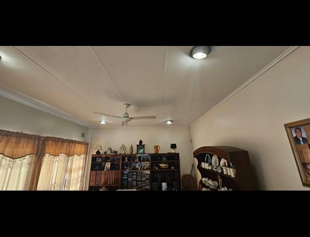 4 BEDROOM HOUSE FOR SALE IN MANABA BEACH